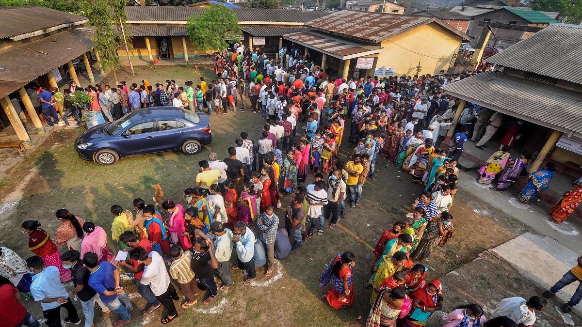 पश्चिम बंगाल की जनता किसे चुनेगी प्रदेश का मुखिया (फोटो-PTI)