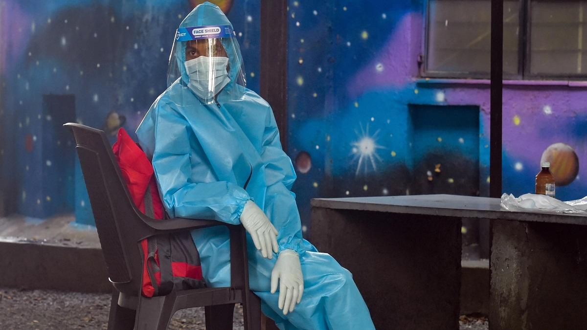 देश में गहराता जा रहा है कोरोना संकट (फोटो-PTI)