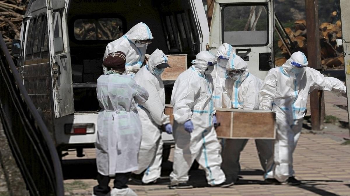 दिल्ली में क्यों नहीं थम रहा है कोरोना संक्रमण का कहर.