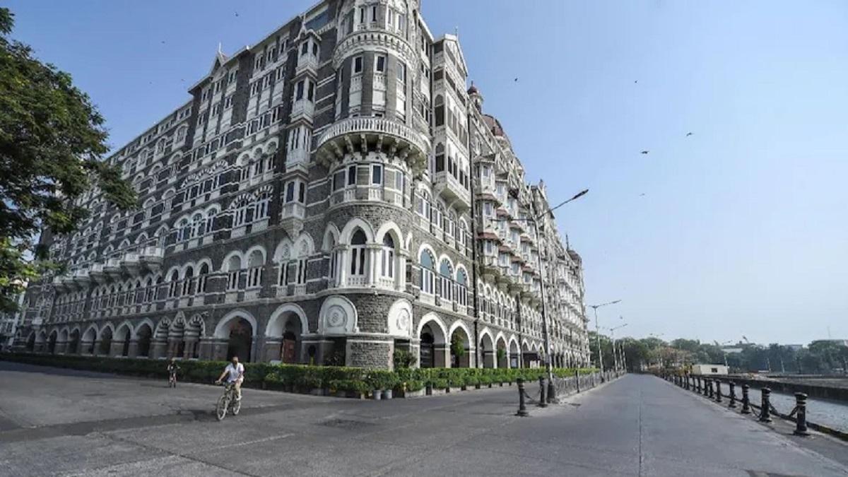 लॉकडाउन की राह पर महाराष्ट्र.