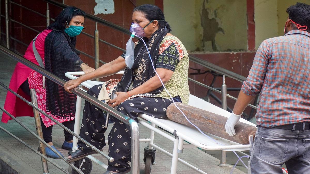 कोरोना संकट से बुरी तरह से जूझ रहा है देश.