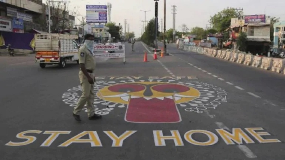 लॉकडाउन की राह पर लौट रहा है देश.