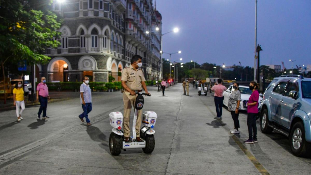 Police personnel patrols in Mumbai (File-PTI)