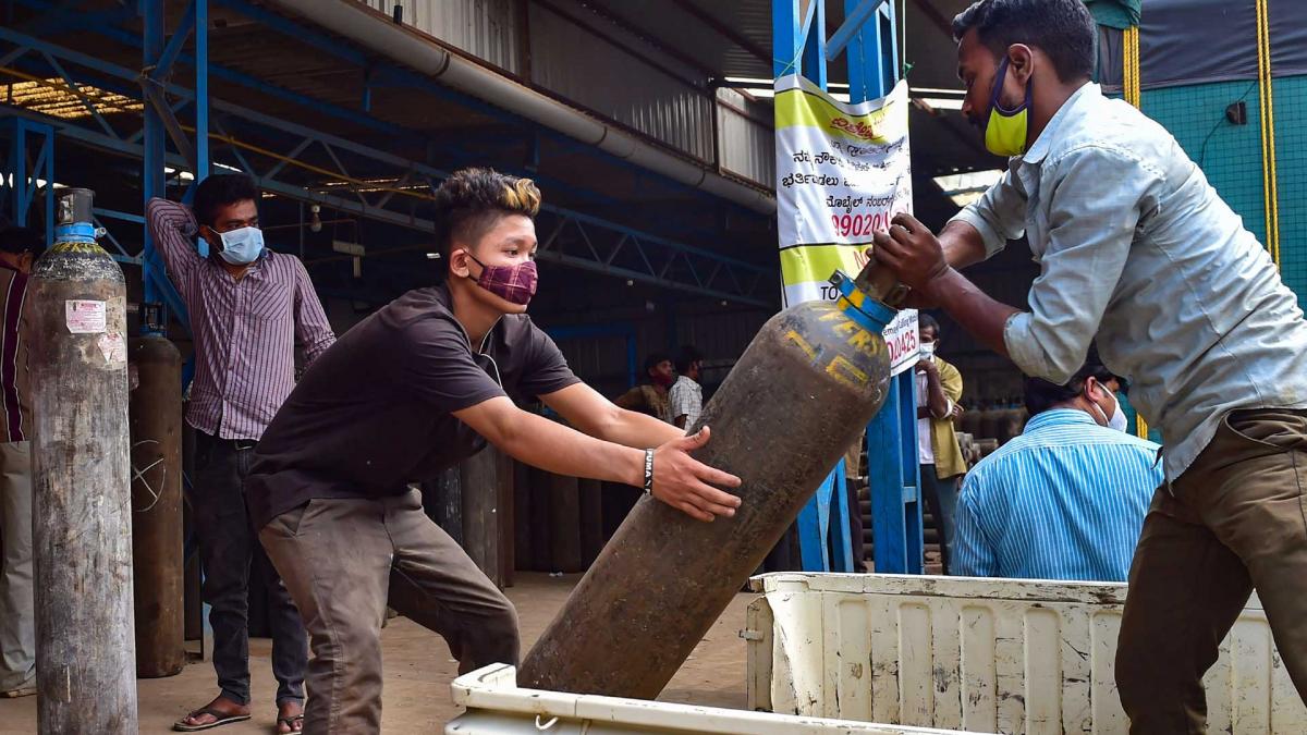 ऑक्सीजन के मसले पर कोर्ट ने लगाई फटकार