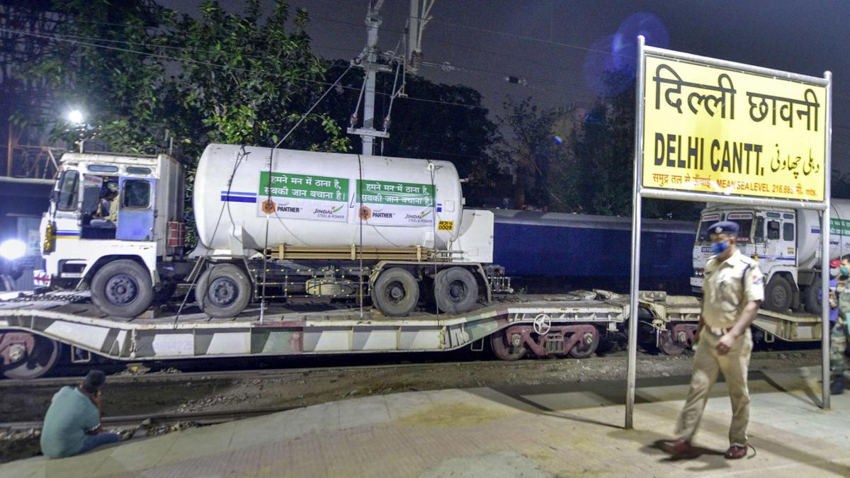 Oxygen Express reaches Delhi from Raigarh 