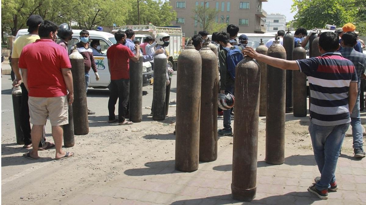 देशभर में लगातार बढ़ रहे हैं कोरोना संक्रमण के केस (फोटो-PTI)