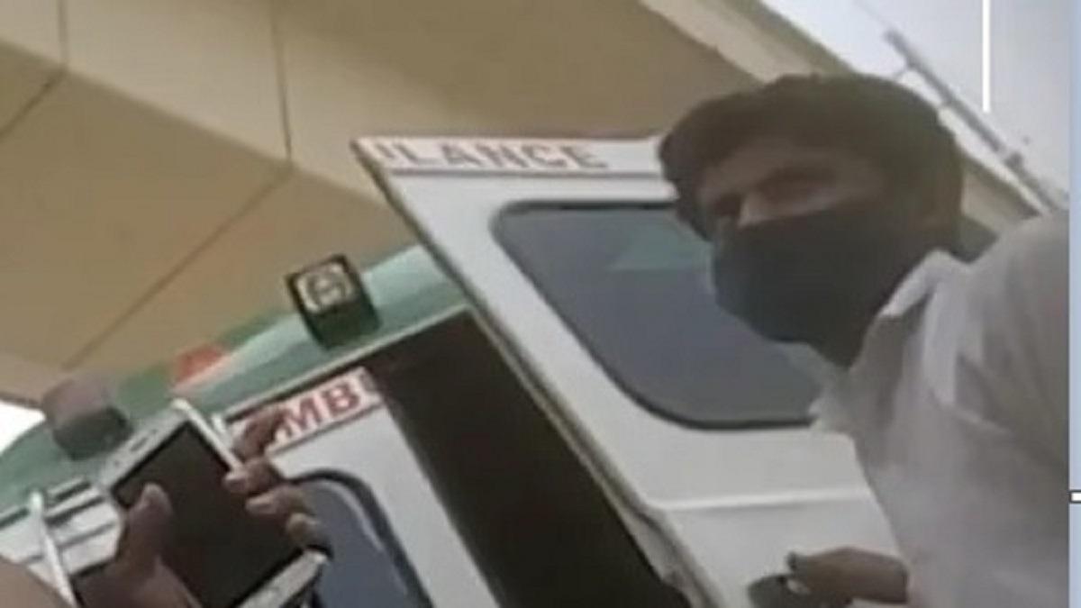 दिल्ली में फल-फूल रहा है कालाबाजारी का धंधा