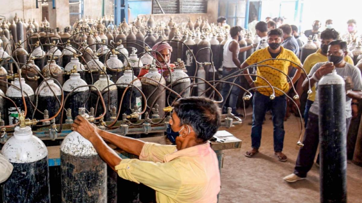 कोरोना काल में कालाबाजारी, जिन्होंने मदद पहुंचाई, उन्हीं पर मुसीबत आई