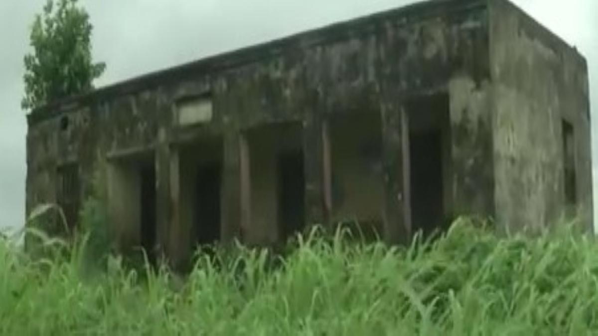  JDU प्रदेश उपाध्यक्ष के ही गांव का अस्पताल बदहाल, सीएम नीतीश से लगाई गुहार