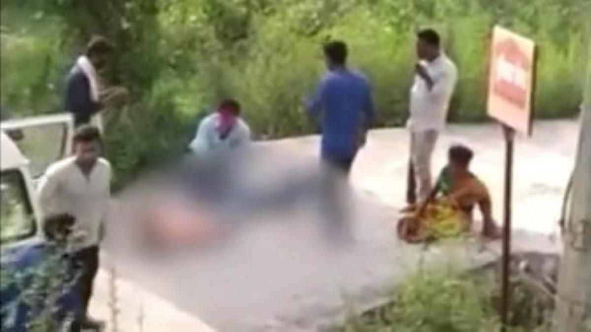 बिहार: मृत को लगाई ऑक्सीजन