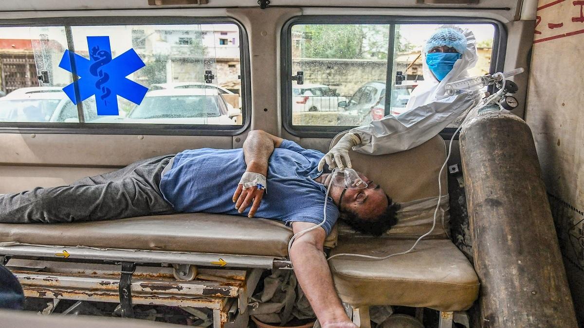 गहराता जा रहा है देश में कोरोना का संकट (फोटो-PTI)