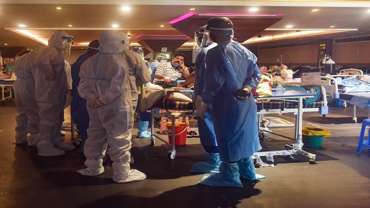 देश में गहराता जा रहा है कोरोना संकट (फोटो-PTI)