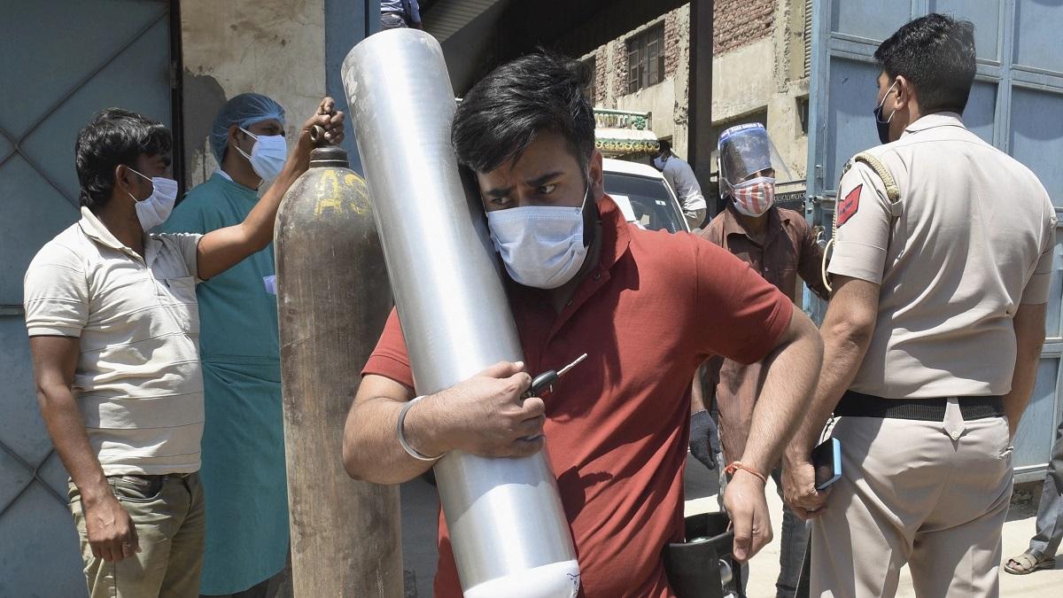 कोरोना संक्रमण से जूझ रहा है देश (फाइल फोटो-PTI)