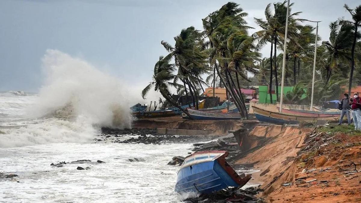 Cyclone Tauktae alert in Gujarat