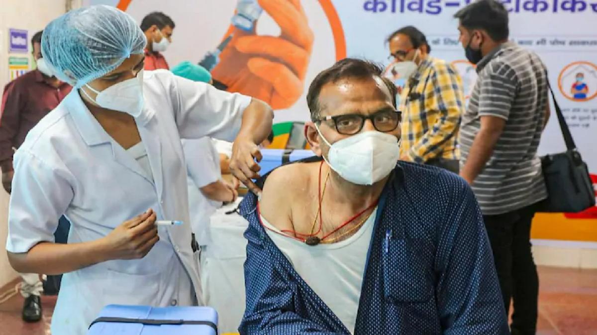 दिल्ली में वैक्सीनेशन