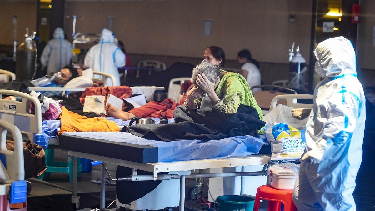 कोरोना संक्रमण के बीच ऑक्सजीन की देश में किल्लत (फोटो-PTI)