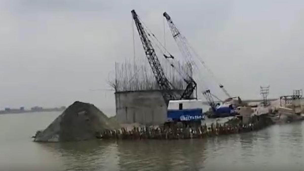 पटना-वैशाली के बीच गंगा नदी पर पुल का काम जारी, कोरोना के चलते आ रही द‍िक्कतें 