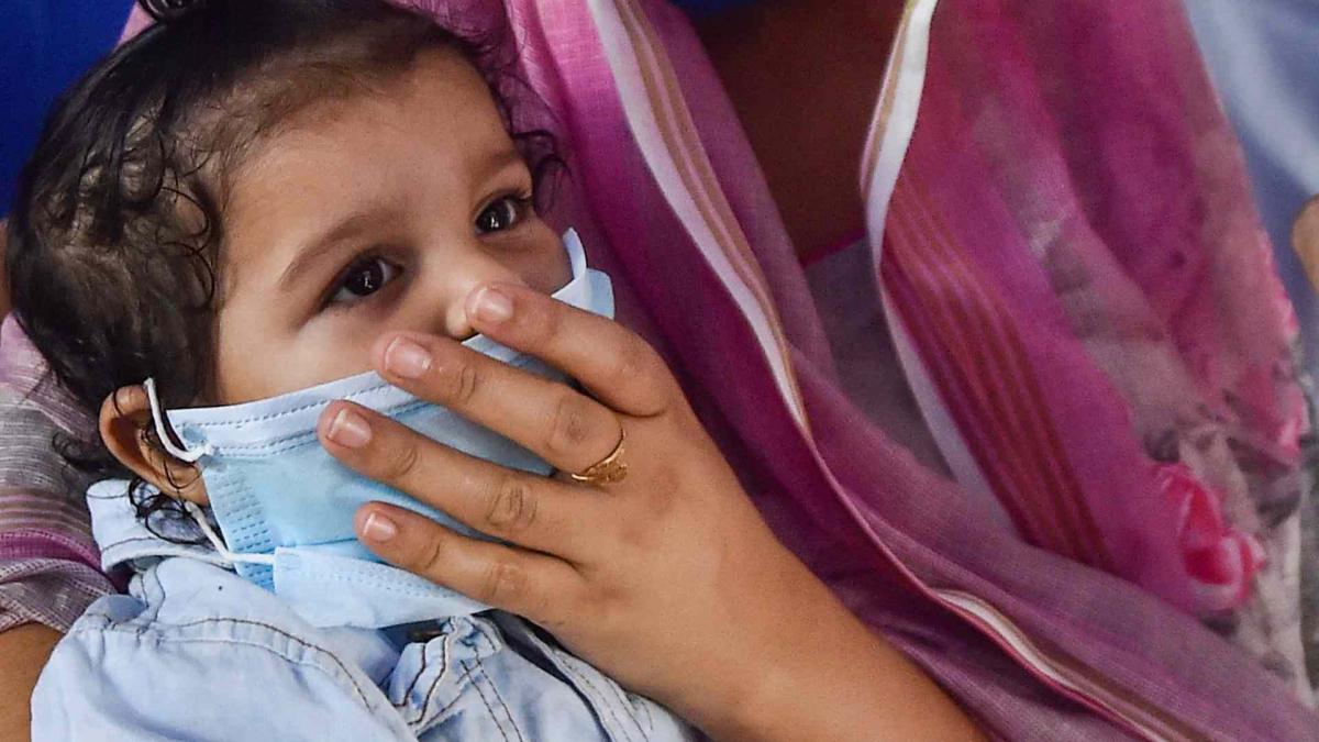 बच्चों को टीका