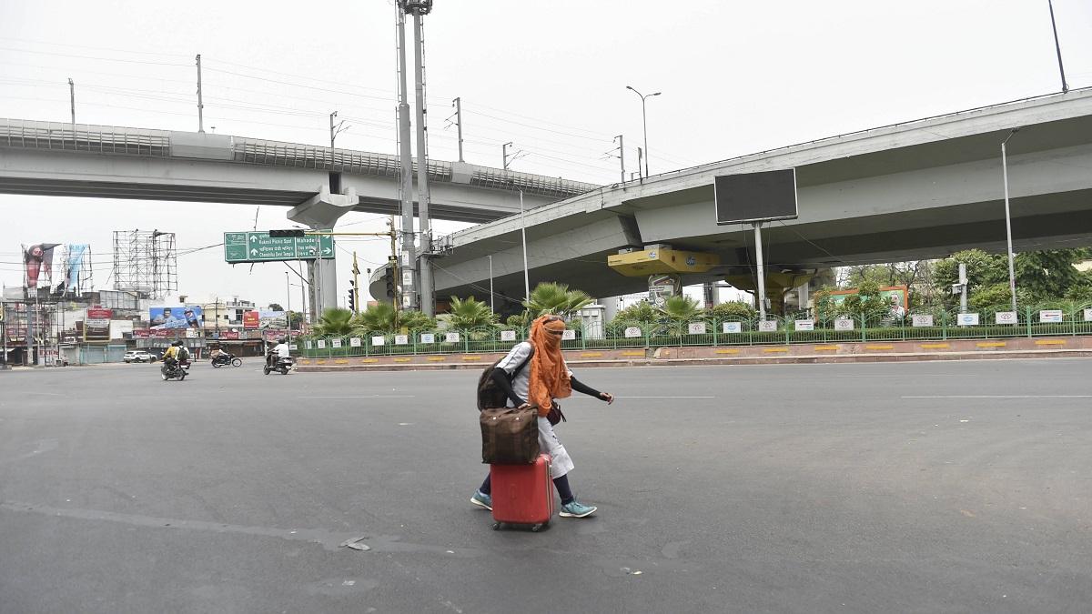 लॉकडाउन से घट रहे हैं कोरोना केस (फोटो-PTI)