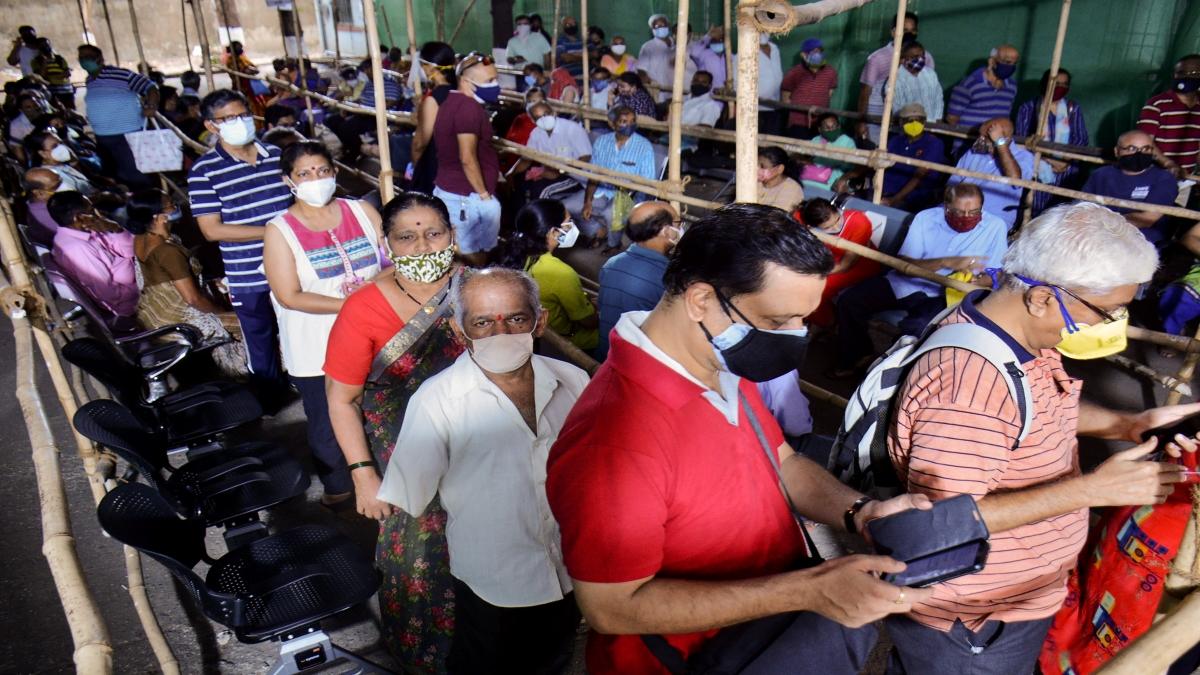 वैक्सीन को लेकर 'एक अनार सौ बीमार' वाले हालात, देखें लखनऊ का हाल