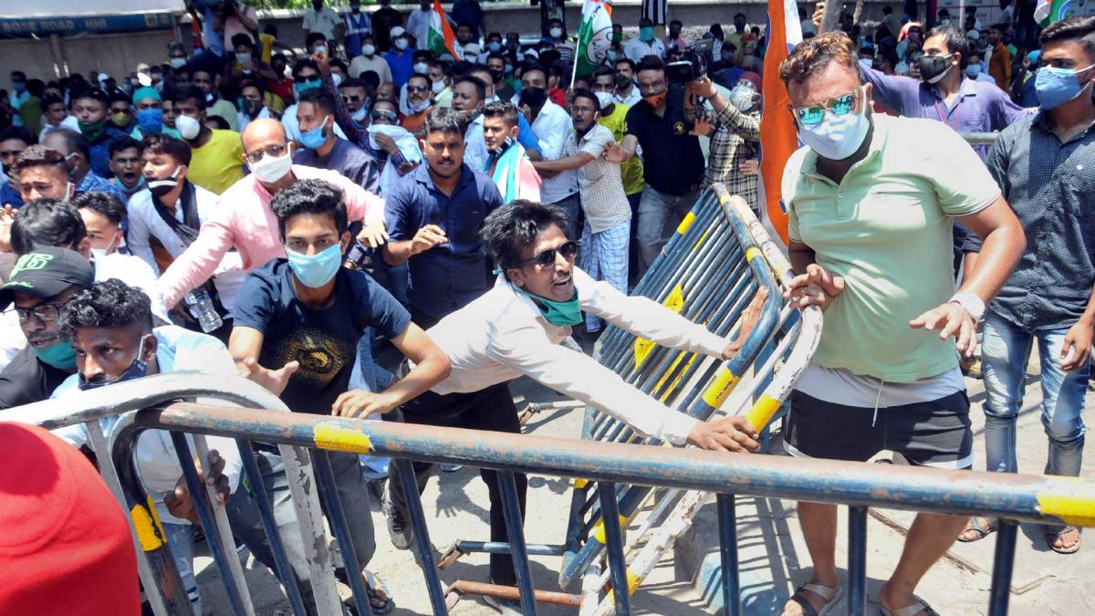 नारदा स्टिंग केस पर घमासान