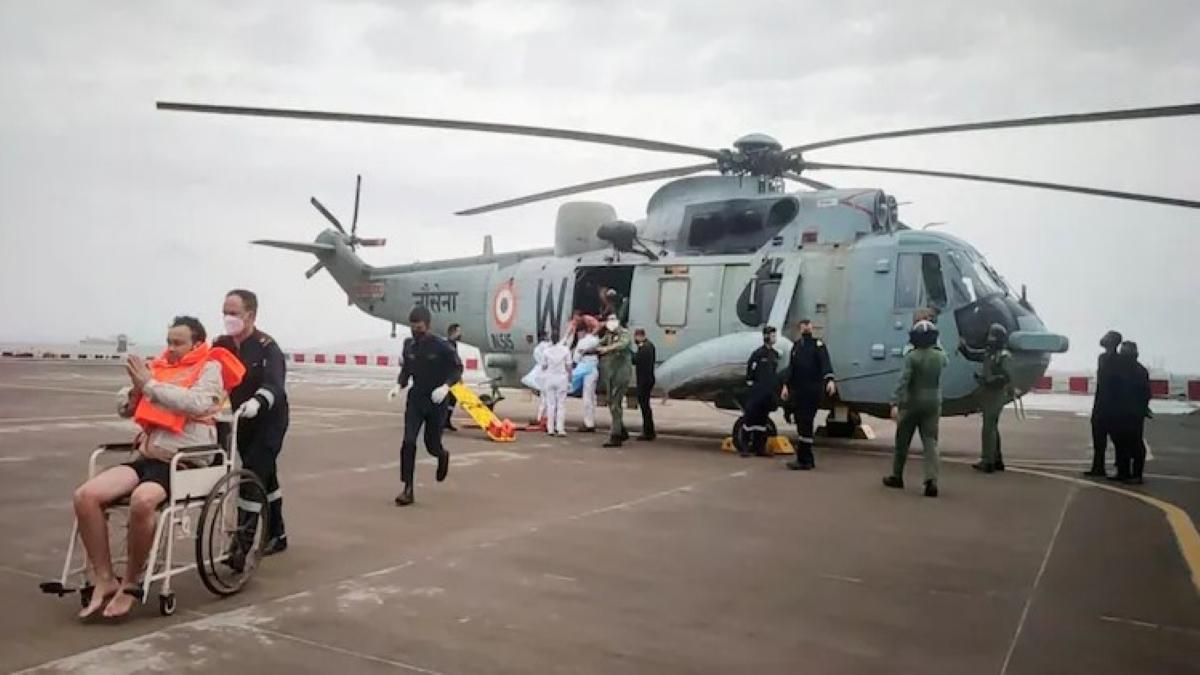 नेवी के रेस्क्यू मिशन में बचे लोगों ने क्या-'मेरा नया जन्म हुआ'