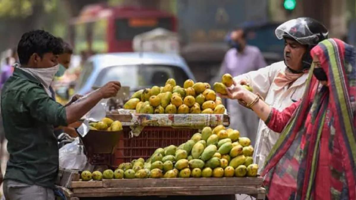 कई राज्यों में लॉकडाउन धीरे-धीरे हटाया जा रहा है