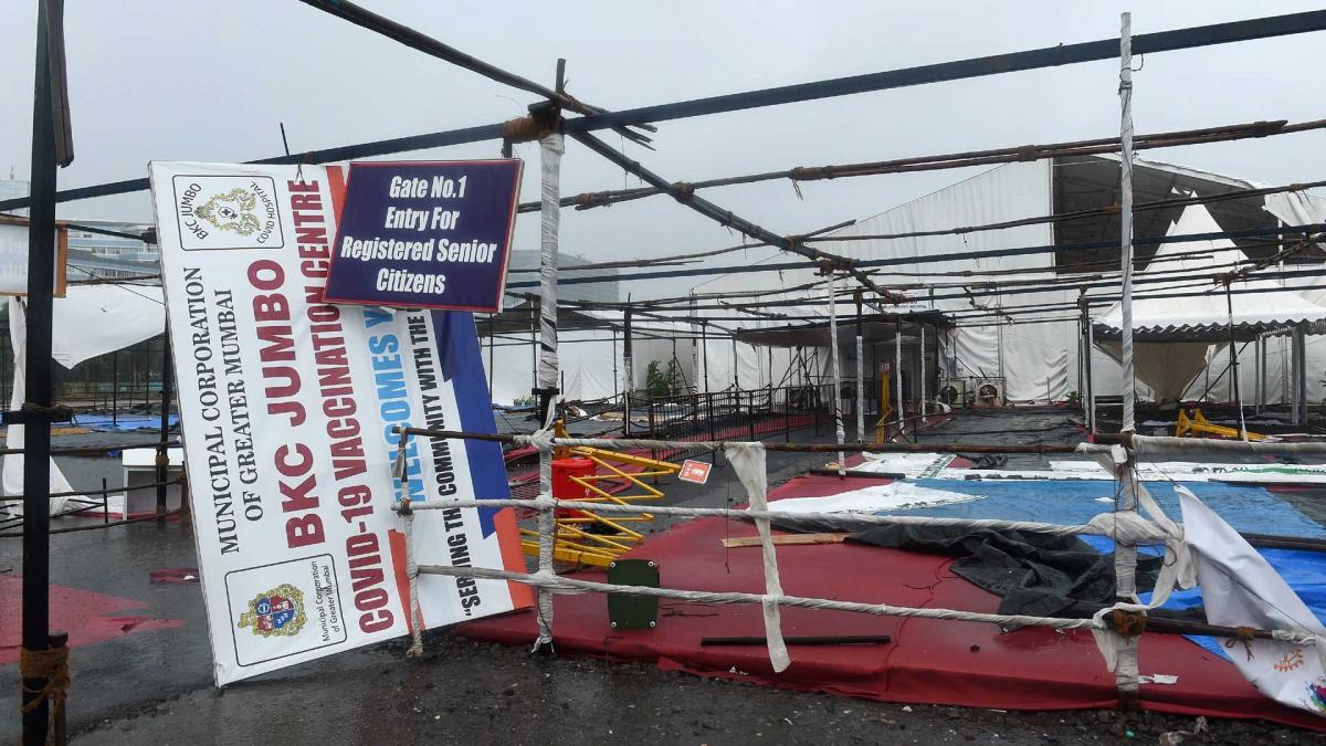 मुंबई में ठप पड़ा वैक्सीनेशन का काम