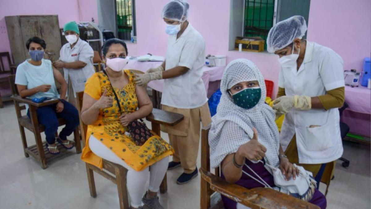 वैक्सीनेशन