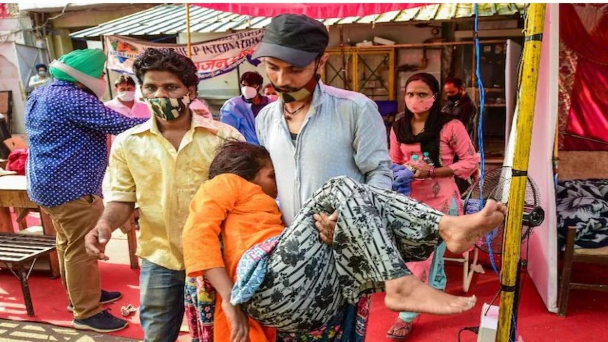 लखनऊ: इस गांव में 30 द‍िन में 40 से ज्यादा मौतें, ज्यादातर में थे कोरोना के लक्षण  