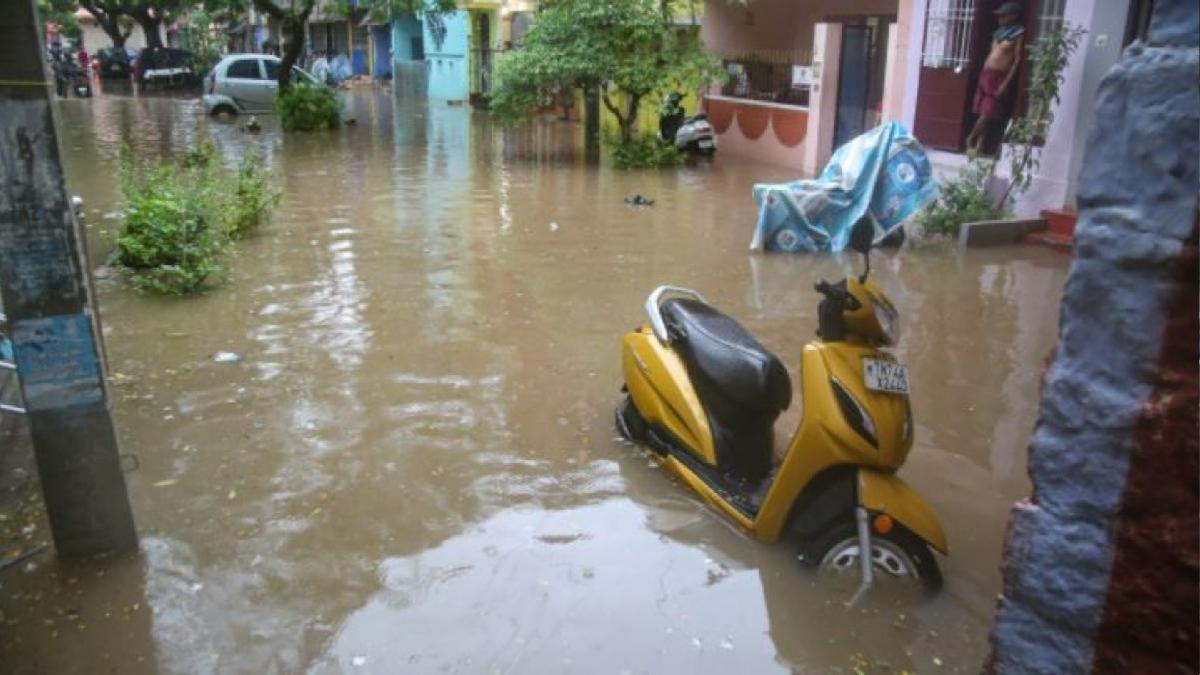 देश में चक्रवाती तूफान यास  ने दस्तक दे दी है. 