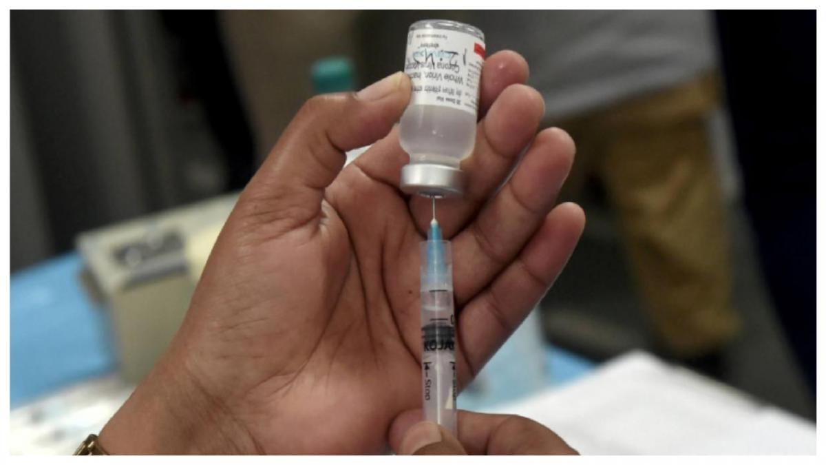 जेपी ग्रींस सोसाइटी में वैक्सीनेशन से जुड़ा एक अजीबोगरीब मामला