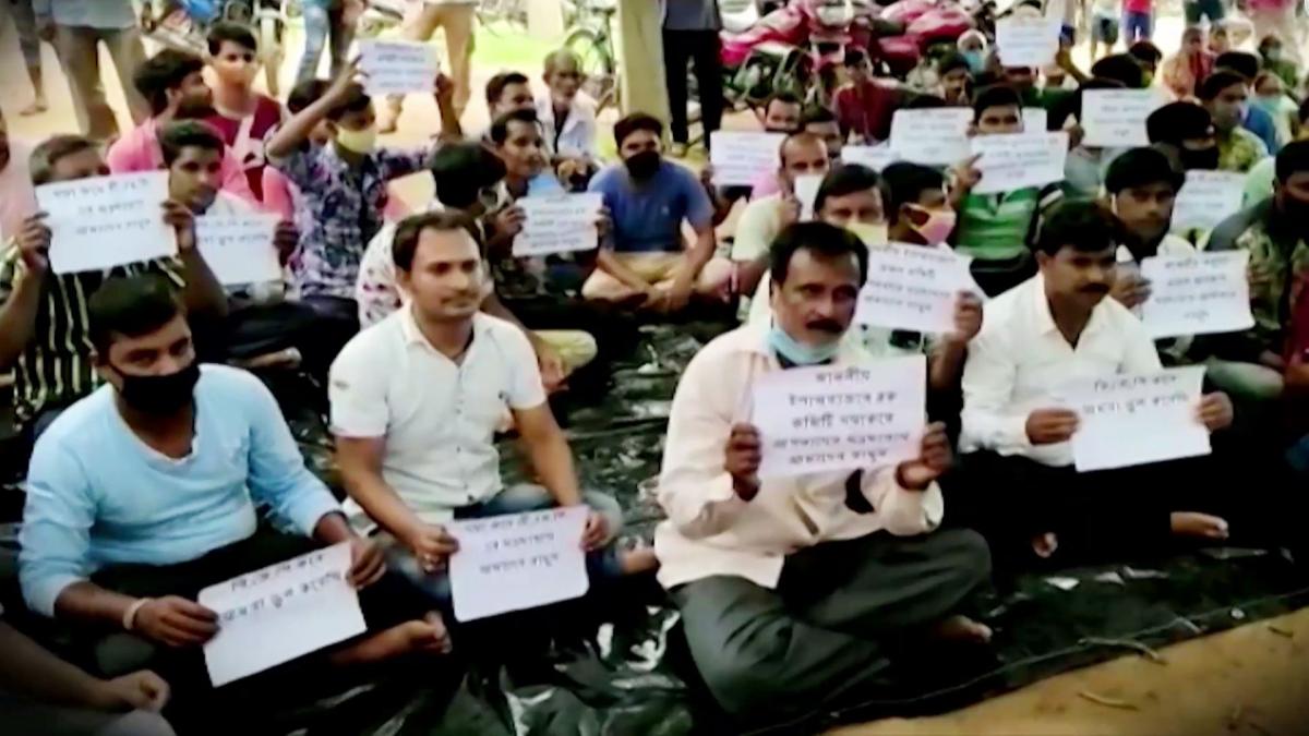 BJP workers on protest for return