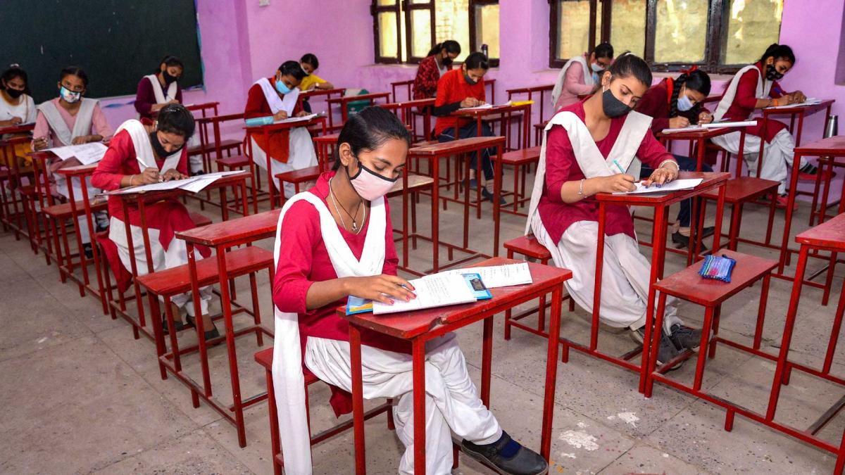 भारत सरकार ने CBSE 12वीं की परीक्षाएं की रद्द