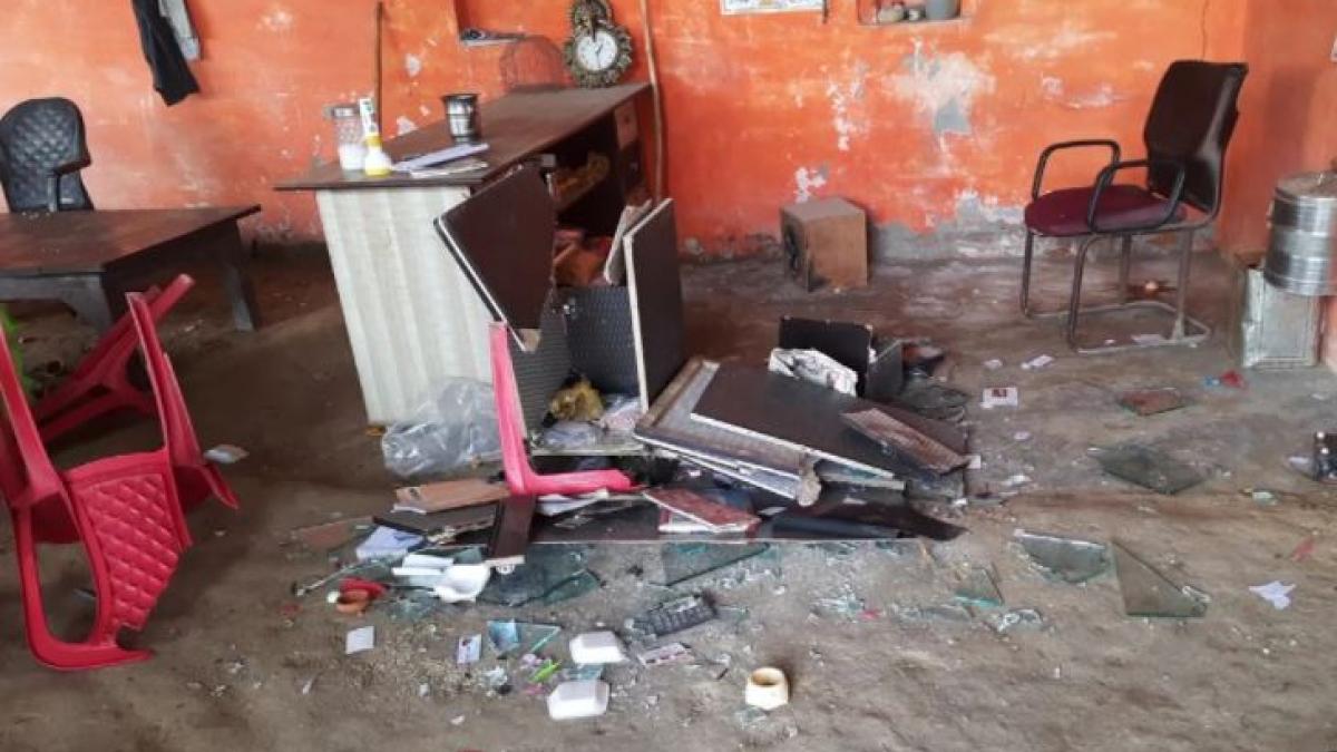 चंदौली के ढाबे में जमकर तोड़फोड़