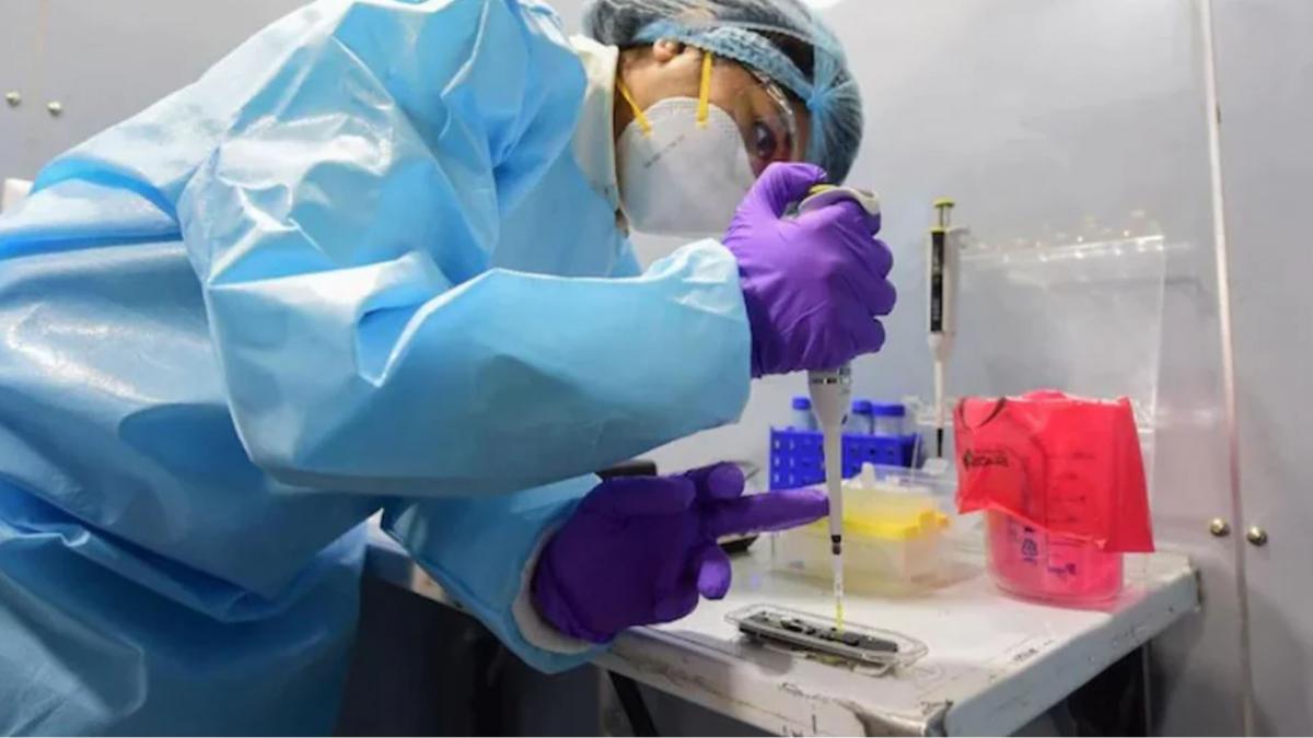 कोविड टास्क फोर्स के सदस्य ने बताया डेल्टा प्लस वैरिएंट को कैसे कर रहे ट्रेस