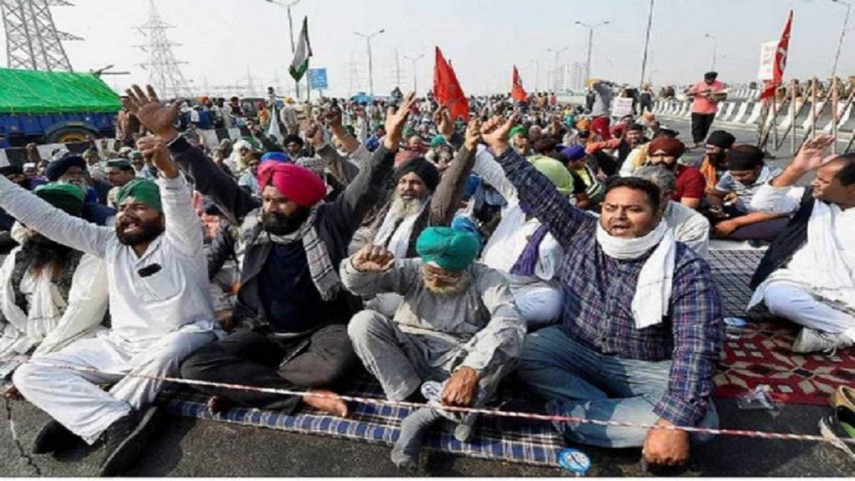 BJP workers and farmers clashed at the Ghazipur border
