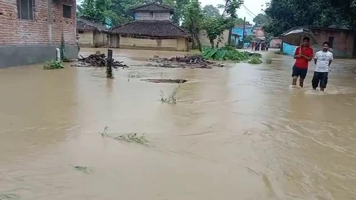 Flash floods in villages of Bihar & Uttar Pradesh