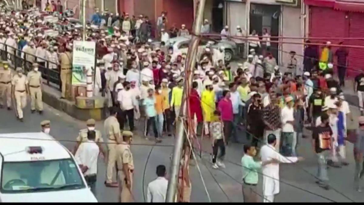 राजस्थान में शव यात्रा के दौरान कोरोना नियमों की धज्जियां उड़ी