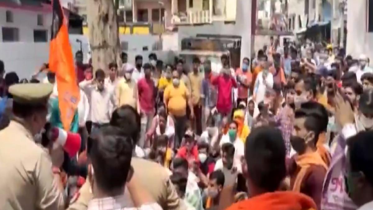 Congress Vs Right winger over a hand pump in Saharanpur