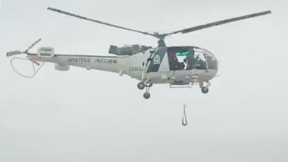 Ship rescued by helicopter 
