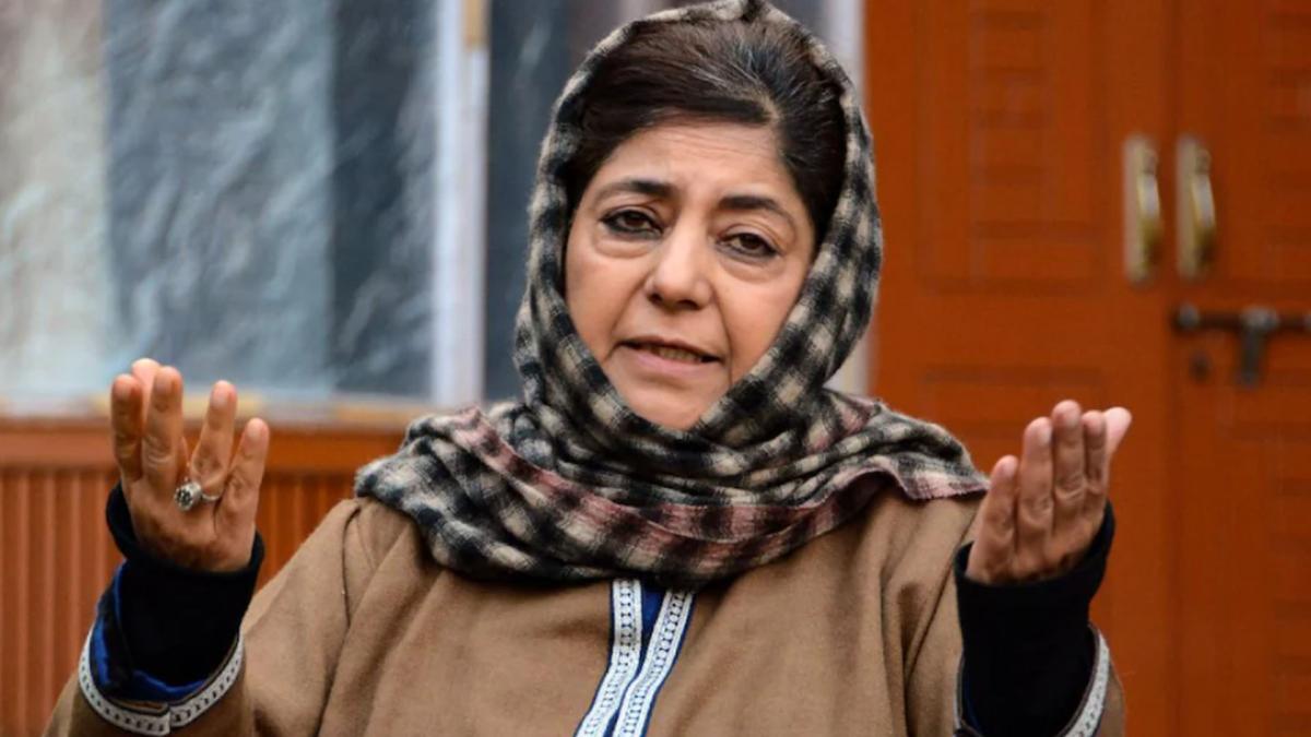 बैठक से निकलते ही महबूबा मुफ्ती ने अलापा पाकिस्तान का राग