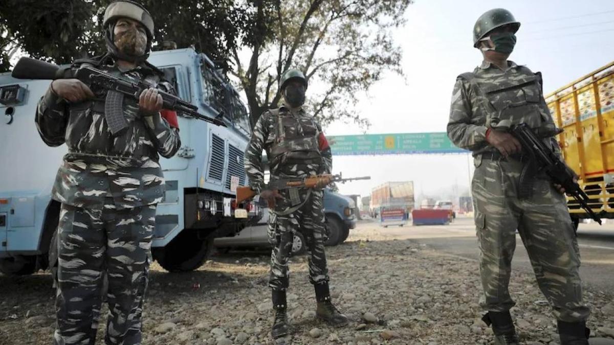 Terrorists attack in Srinagar before Gupkar leaders meet in Delhi