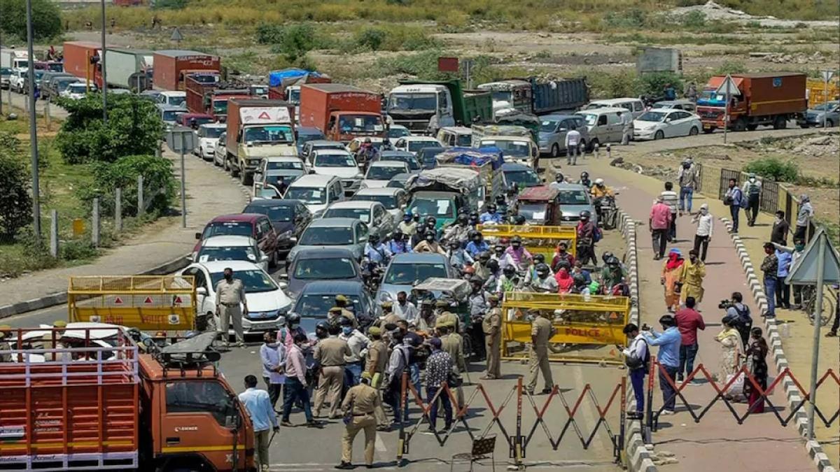 दिल्ली में अनलॉक की शुरुआत, सड़कों पर कई गुना बढ़ा ट्रैफ‍िक