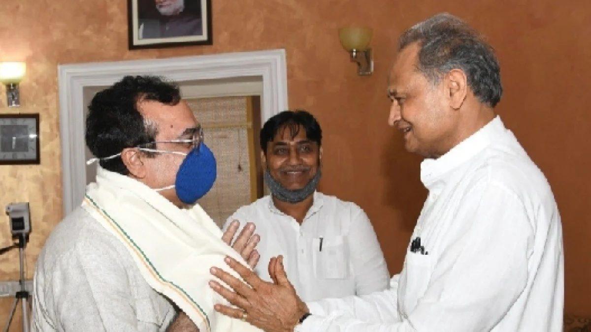Congress Rajasthan in-charge Ashok Gehlot meeting