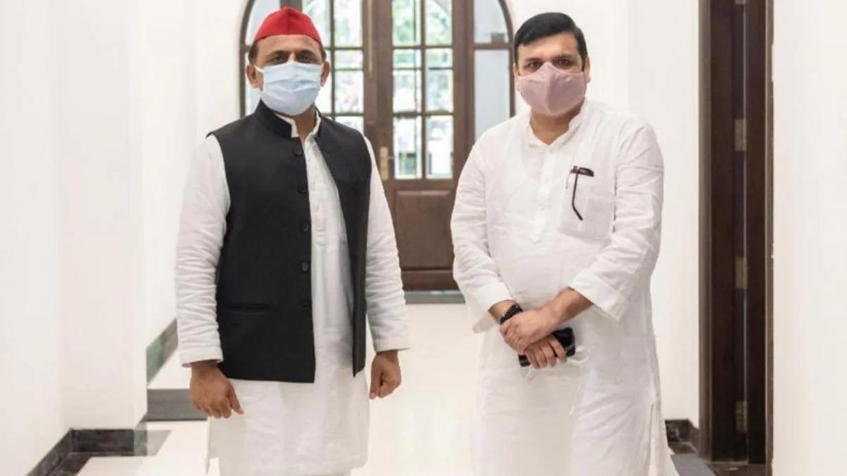 New equations in UP! Sanjay Singh met Akhilesh Yadav