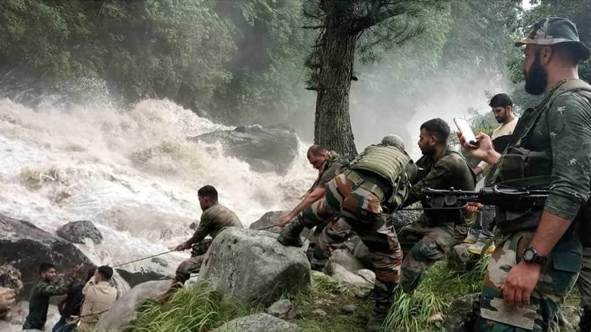 Flood like situation arise after cloudburst in Amarnath