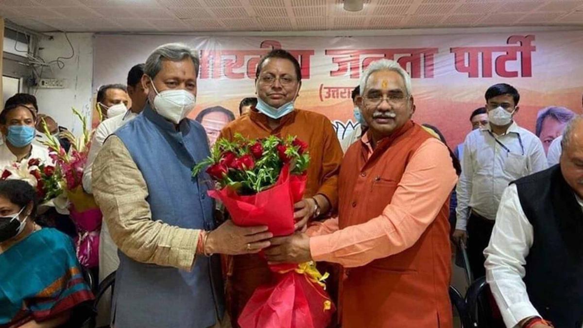 Uttarakhand: चुनाव से 6 महीने पहले बदल गए सीएम, समझें क्या बीजेपी का टारगेट?