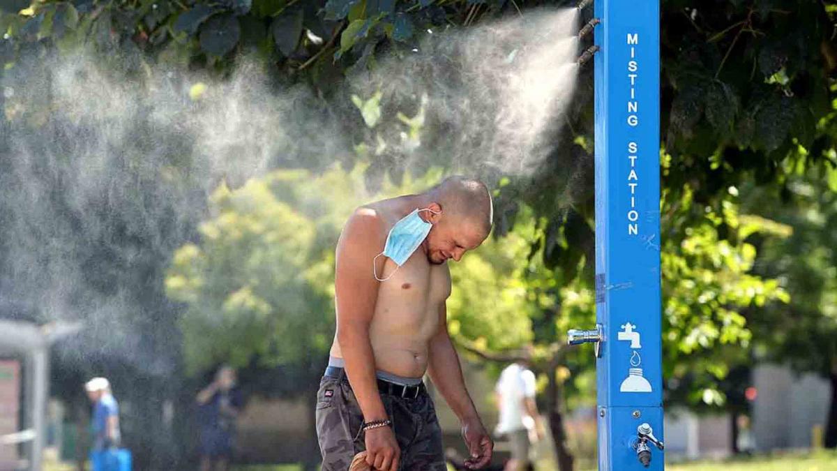 भयानक सर्दी के लिए मशहूर कनाडा में अब गर्मी से दम तोड़ रहे लोग