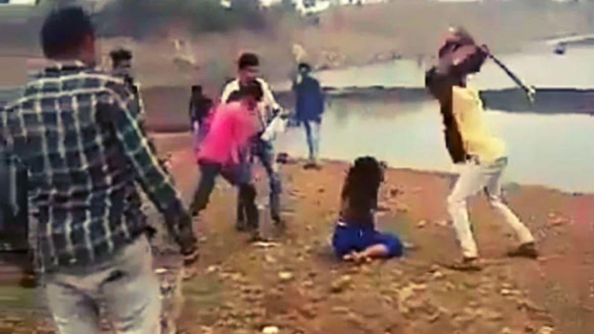 Crime against women in Dhar, Madhya Pradesh (Screenshot from viral video)